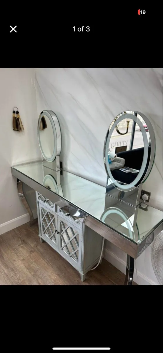 Salon furniture - Image 3