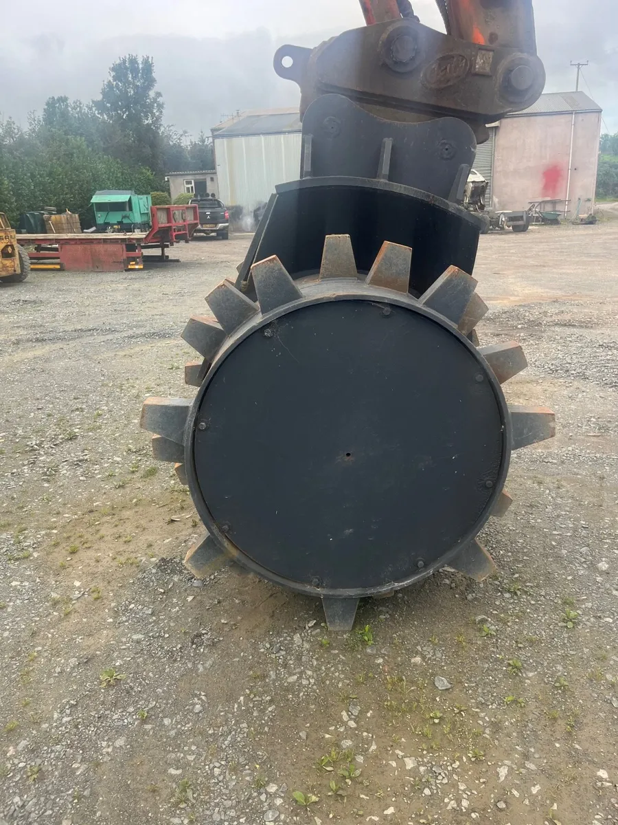 Compactor whell - Image 2