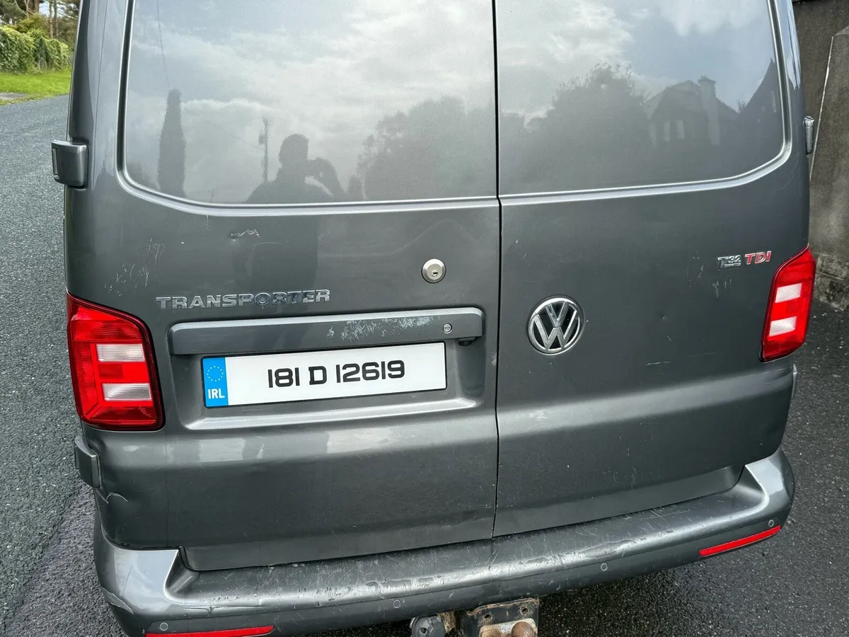 Volkswagen Transporter T32 Highline LWB Auto - Image 4