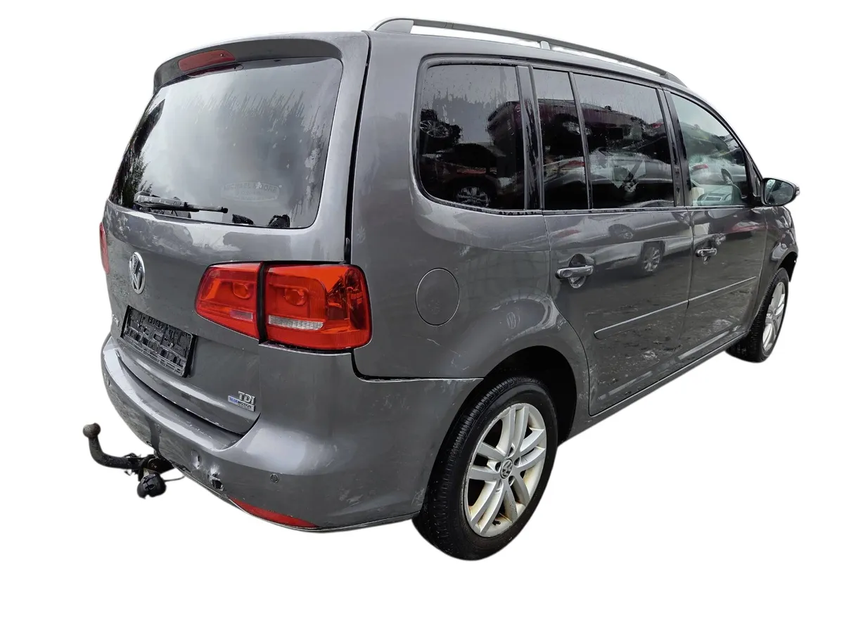 2011 VOLKSWAGEN TOURAN For Breaking/Dismantling - Image 3