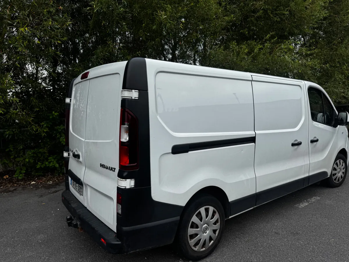 Renault Trafic 2015 doe and tax. - Image 3