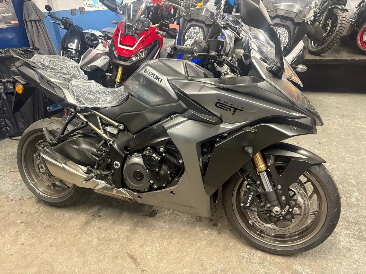 2026 Suzuki GSX-S GT1000 - Image 2