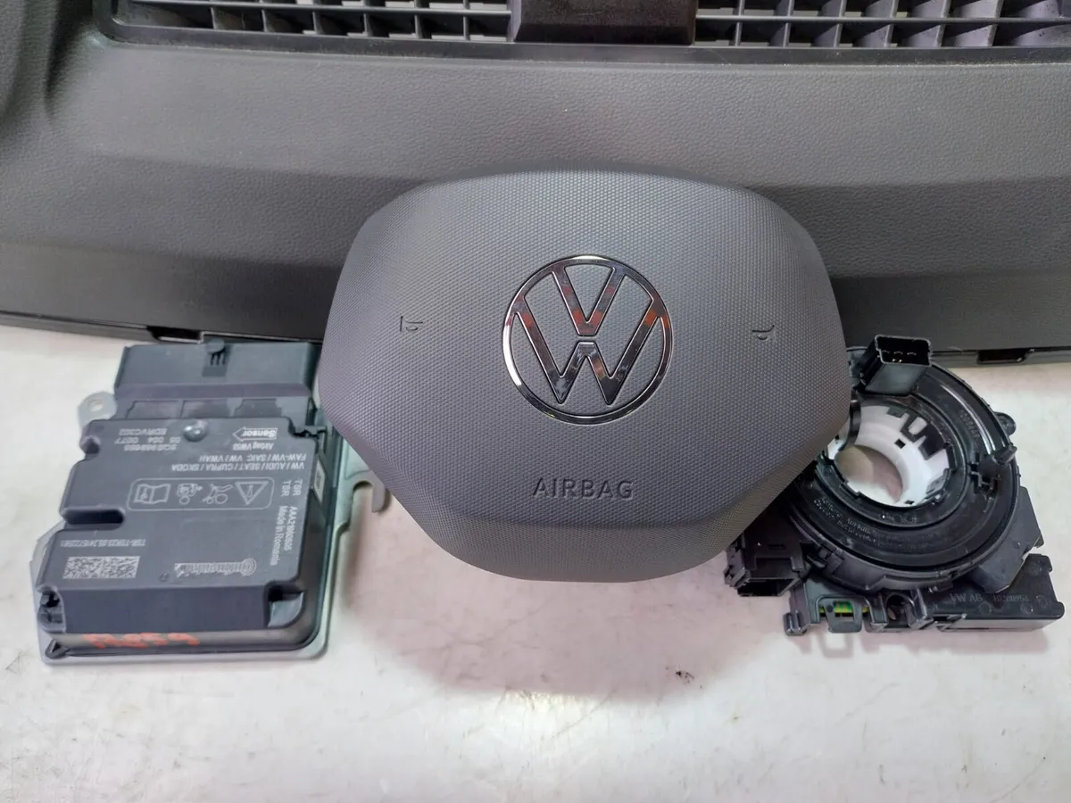 2025 Volkswagen Golf 8 Airbag Set - Image 4