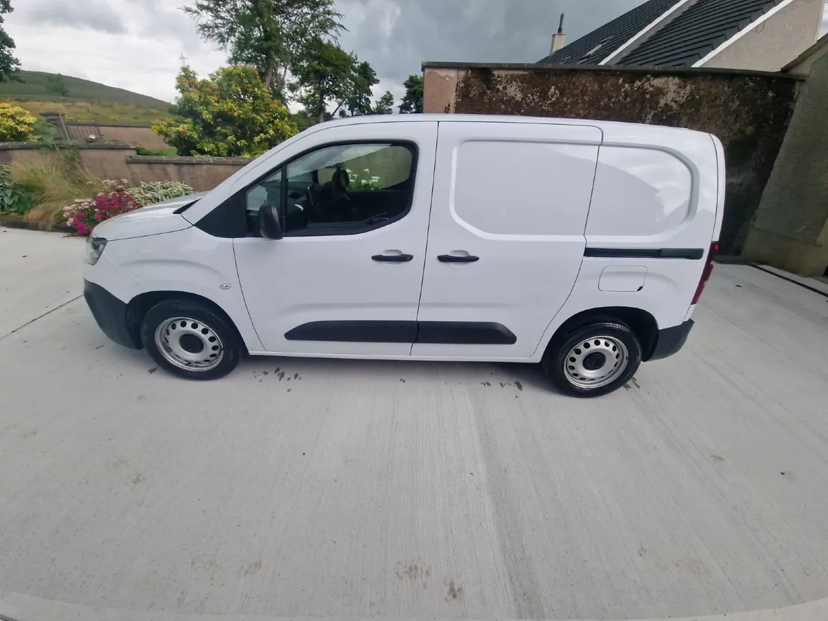 Citroen Berlingo 2023 1000KG Model - Image 1