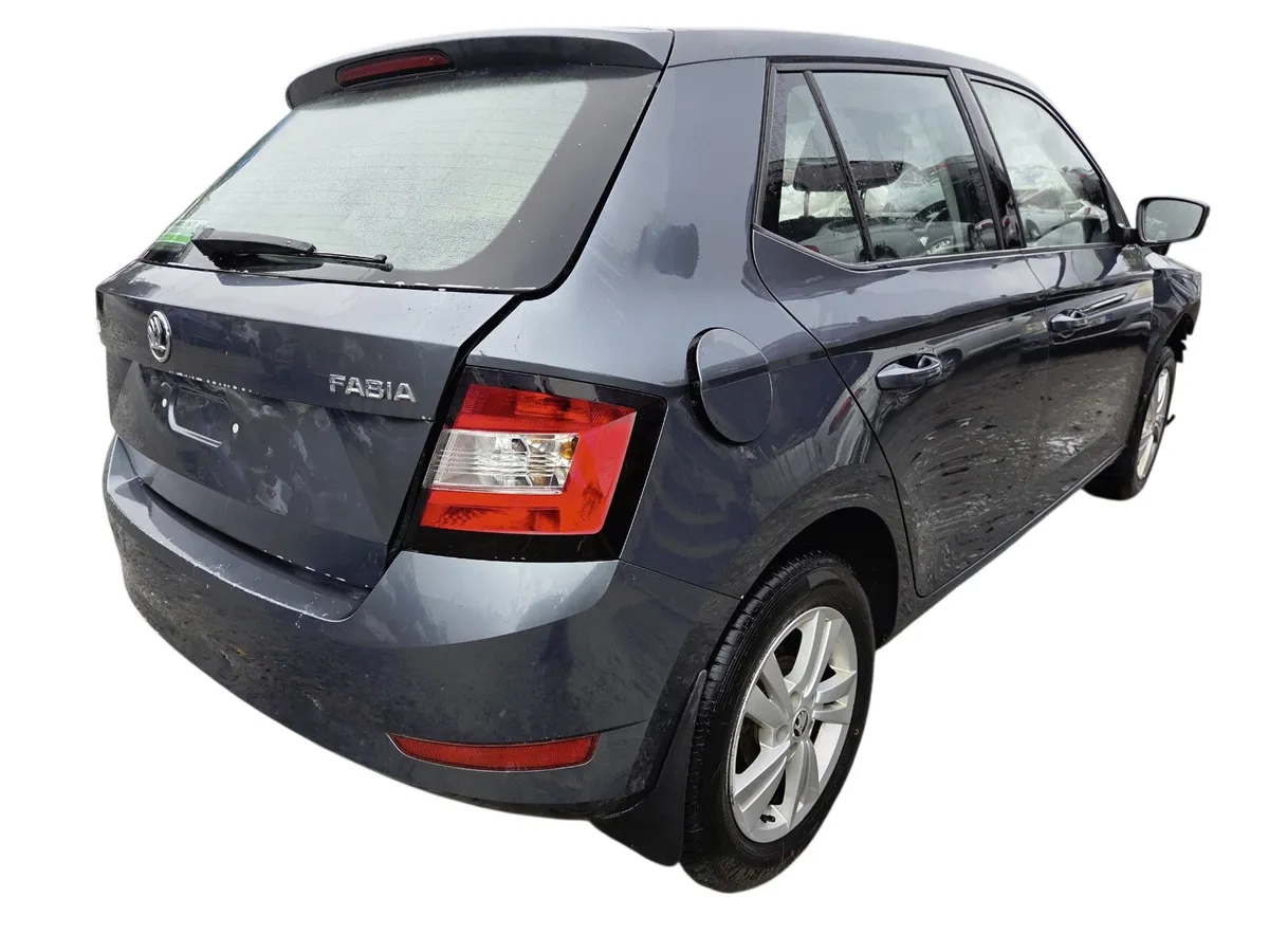 2019 SKODA FABIA For Breaking/Dismantling - Image 3
