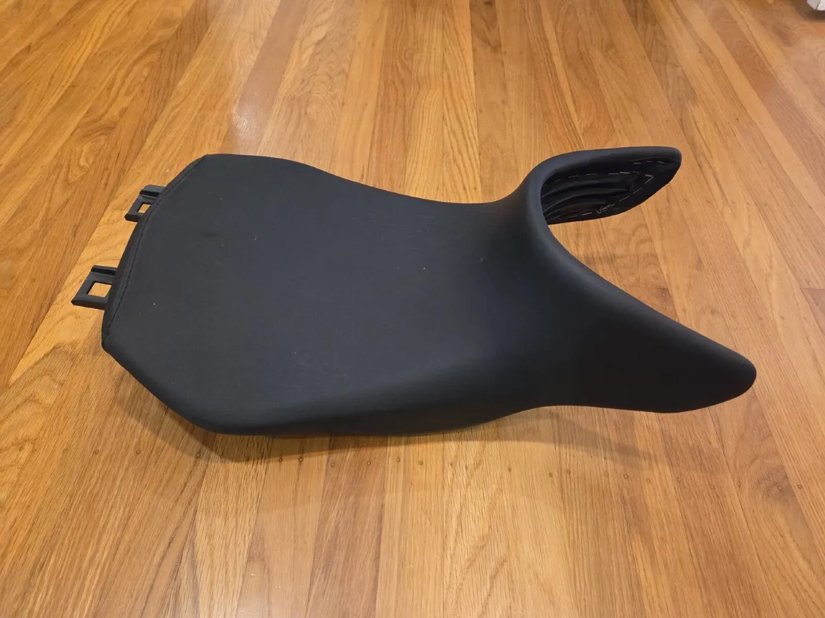 BMW R1250R and RS low seat - Image 1