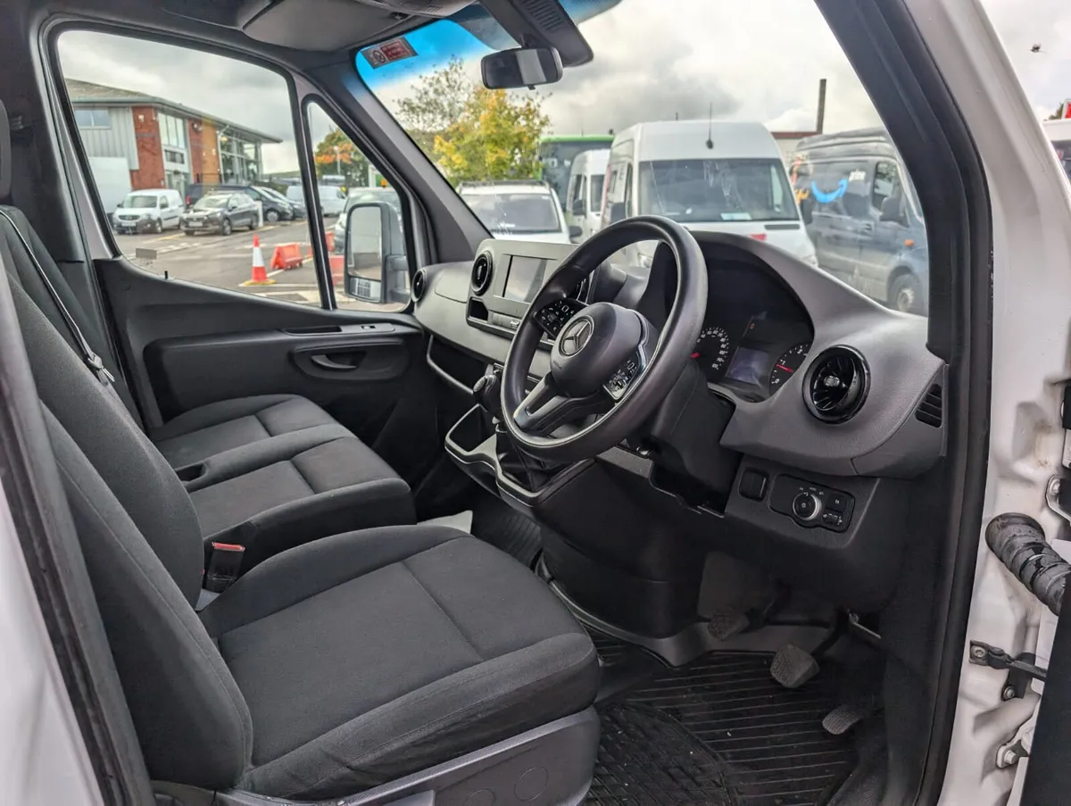 Mercedes-Benz Sprinter 314 CDI Luton - Image 4