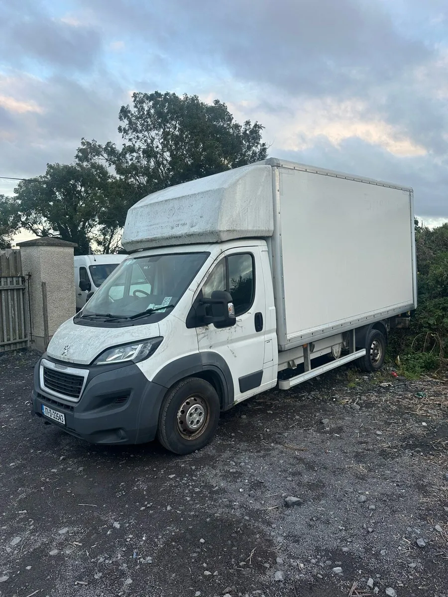 Peugeot Boxer Luton 2017 - Image 1