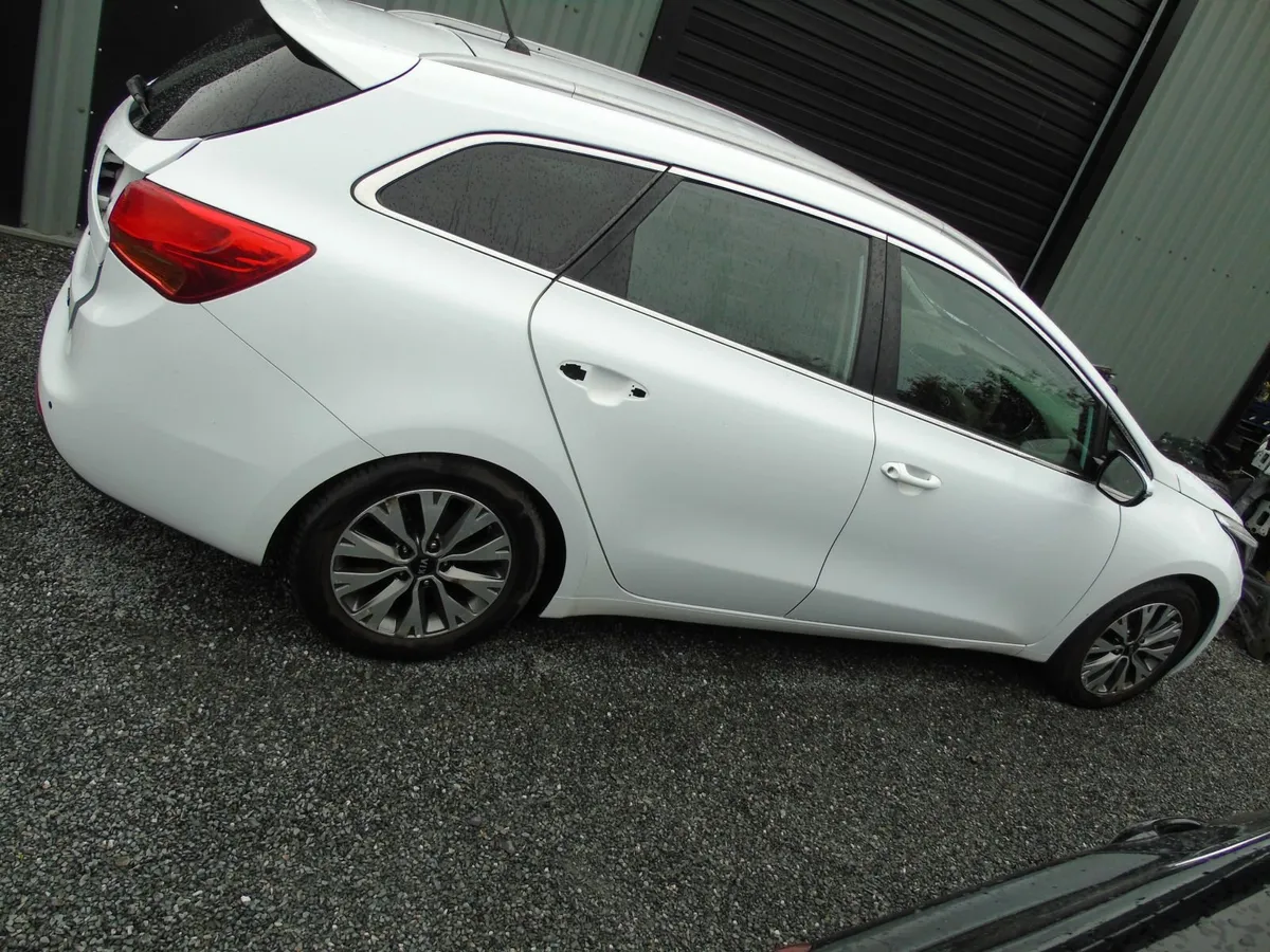 kia ceed 2017 breaking also 2013-15 model - Image 2