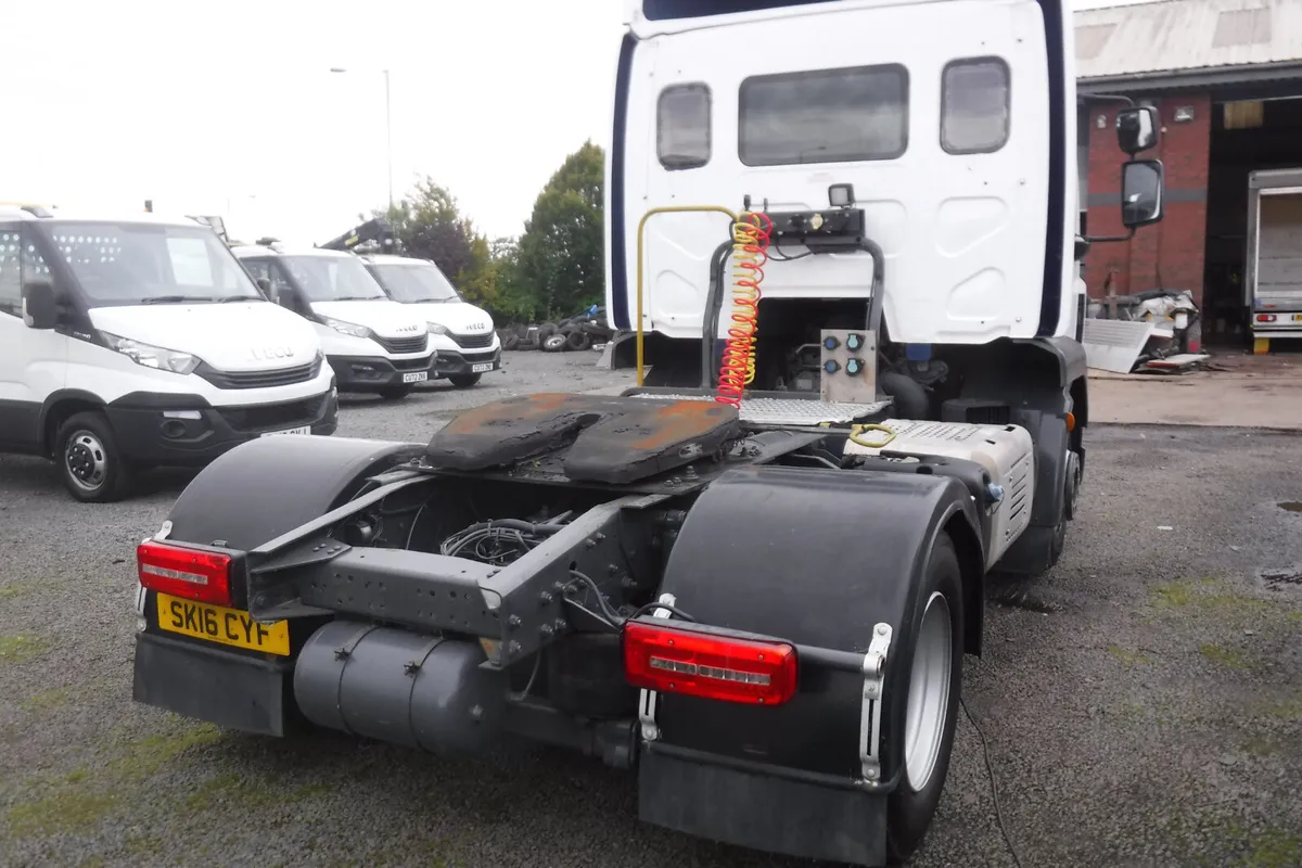 DAF LF220 t/u 6 speed manual. 6 speed manual.2016 - Image 4