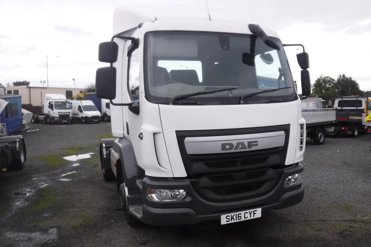 DAF LF220 t/u 6 speed manual. 6 speed manual.2016 - Image 1