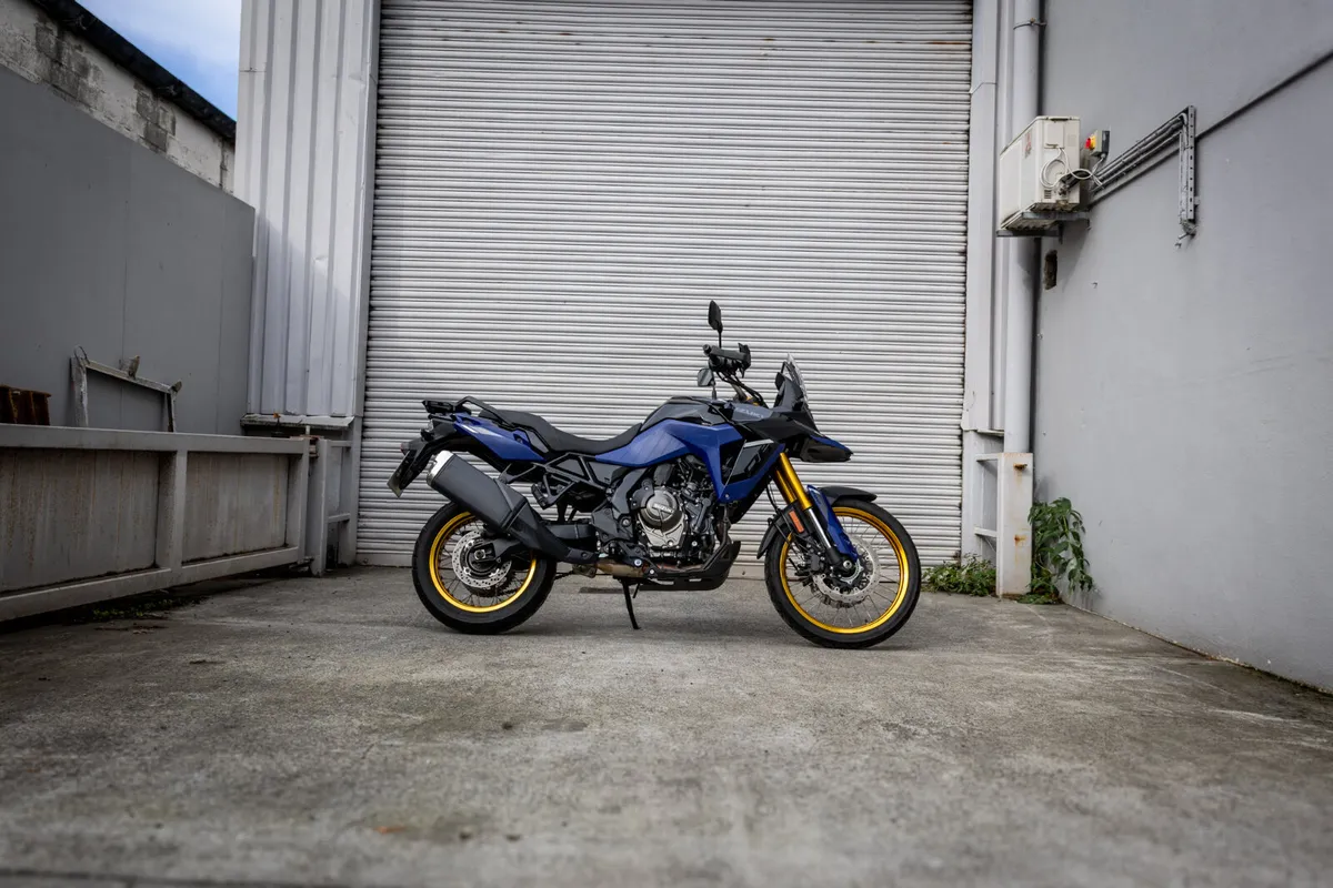 Suzuki Vstrom 800DE Ex-Demo 2023 - Image 2