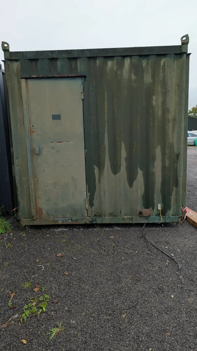 1/2 Canteen/Office 1/2 Storage 21ftx 8ft Container - Image 2