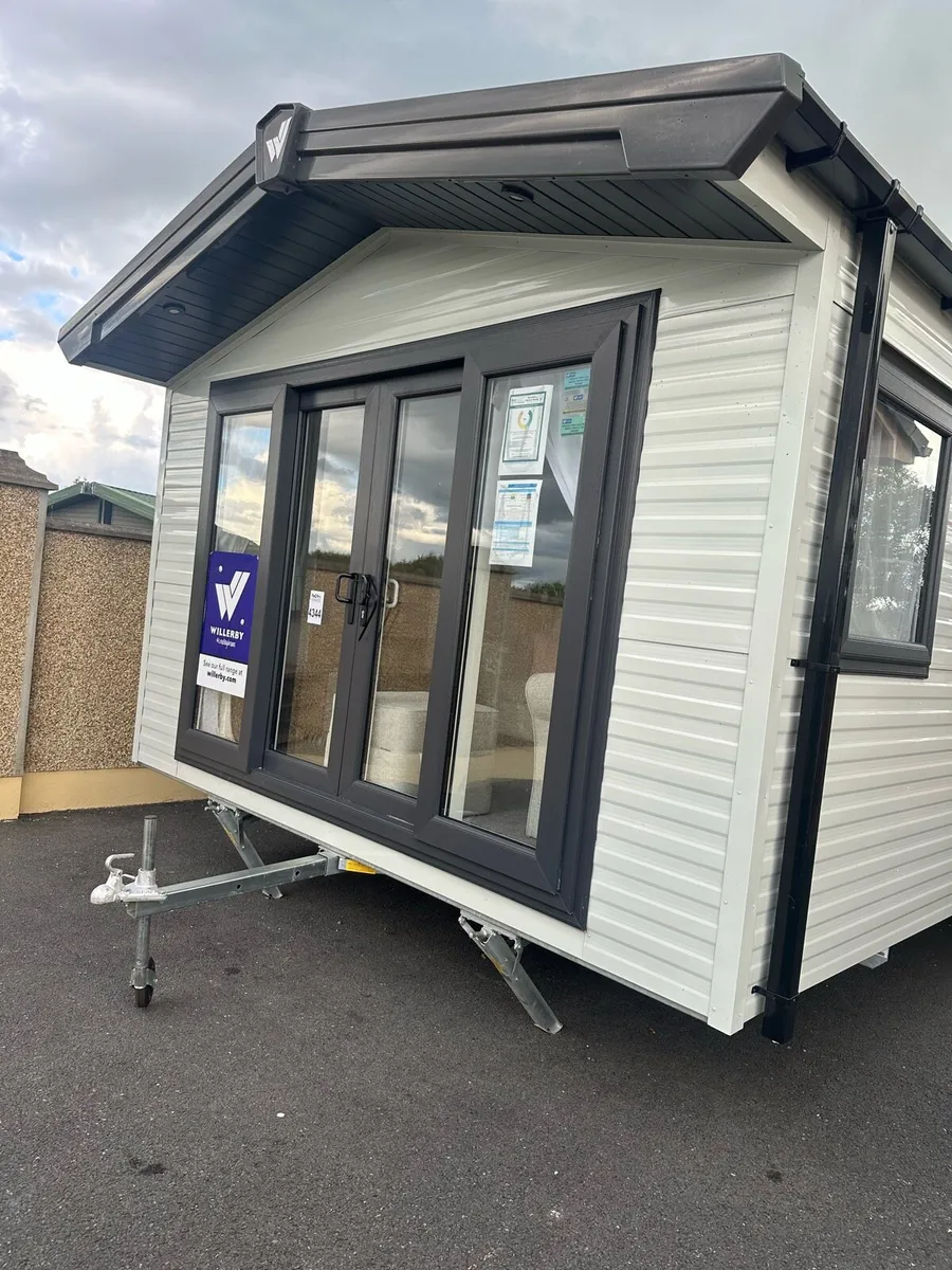 New Willerby Manor 39-13 3 bed At TPS caravans - Image 3