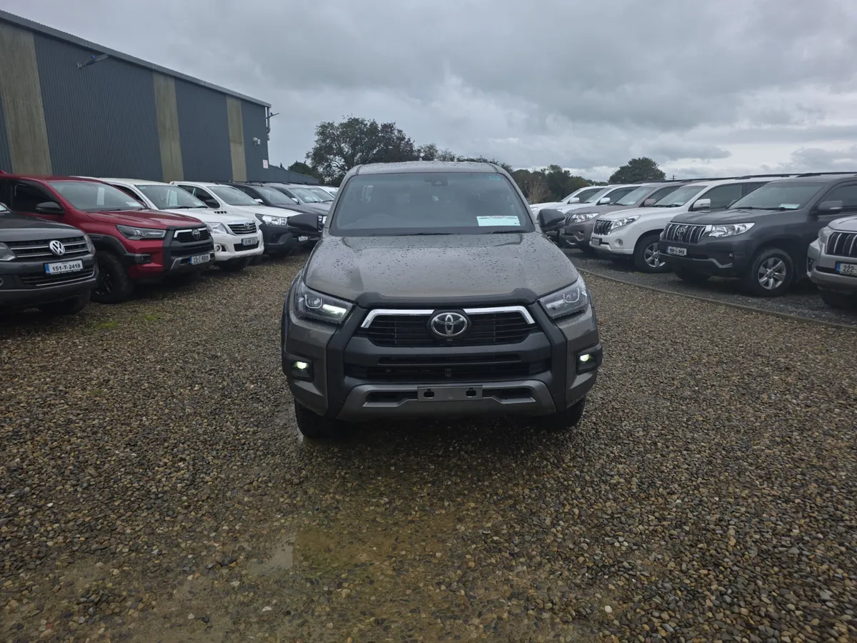 Toyota Hilux 2.8 D4D Invincible X 204Bhp - Image 2