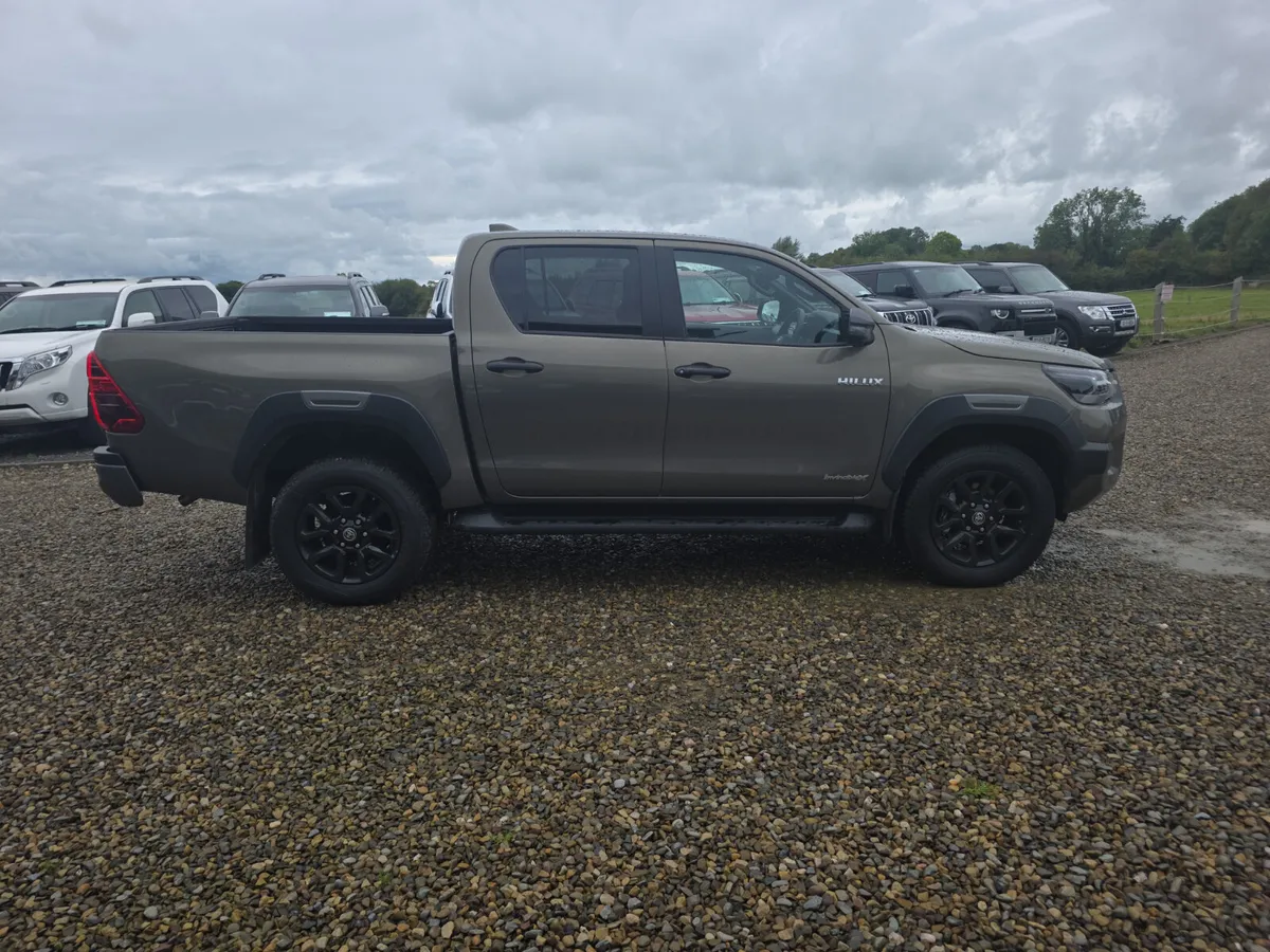 Toyota Hilux 2.8 D4D Invincible X 204Bhp - Image 3