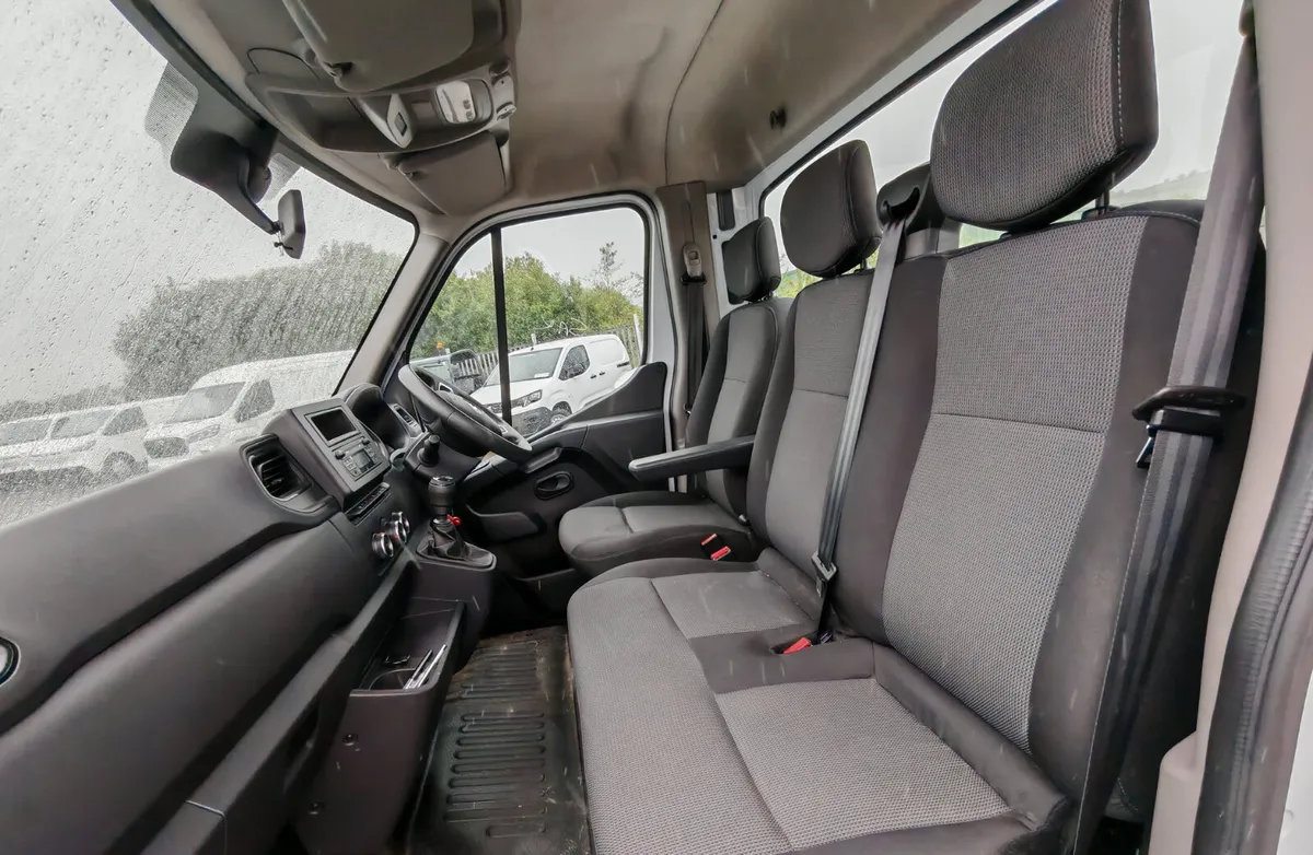 RENAULT MASTER LL35 BUSINESS BLUE - Image 3