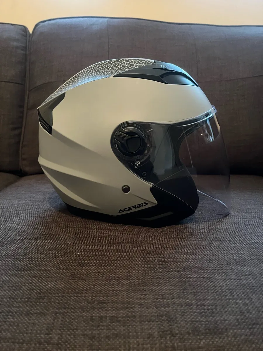 Acerbis first way 2.0 helmet - Image 1