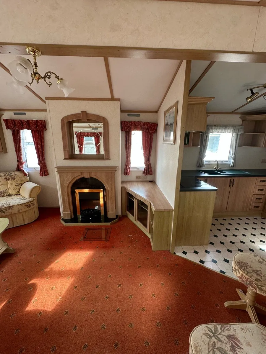 ABI Montrose 38 x 12 x 3 Bedroom 👌 - Image 3