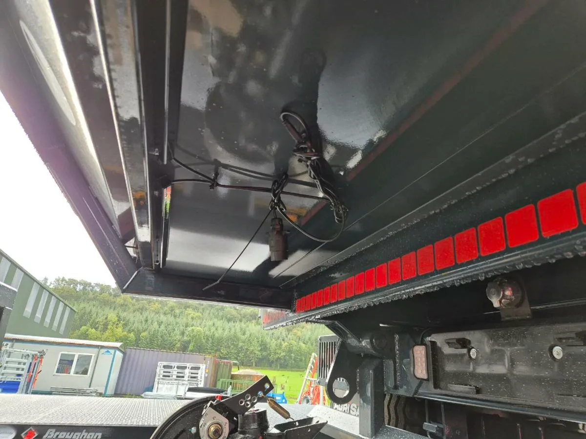 Tipping trailer - Image 2