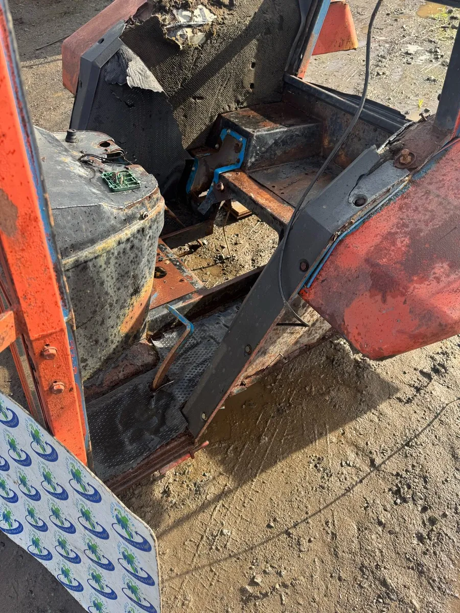 Ford 2610-3610 LP Cab Frame - Image 2