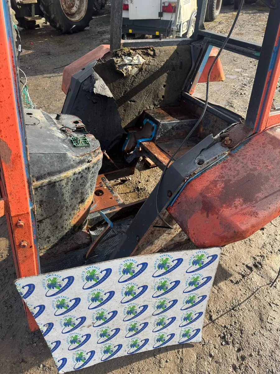 Ford 2610-3610 LP Cab Frame - Image 3