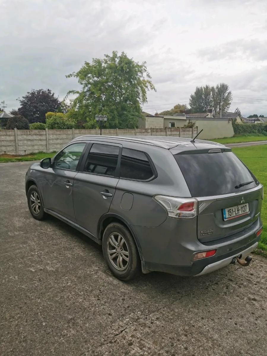 151 mitsubishi OUTLANDER - Image 1