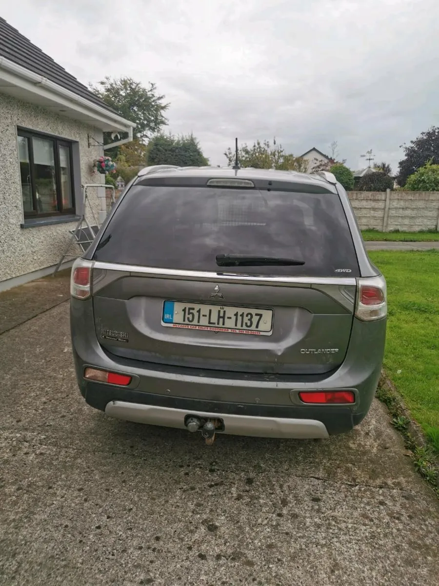 151 mitsubishi OUTLANDER - Image 3