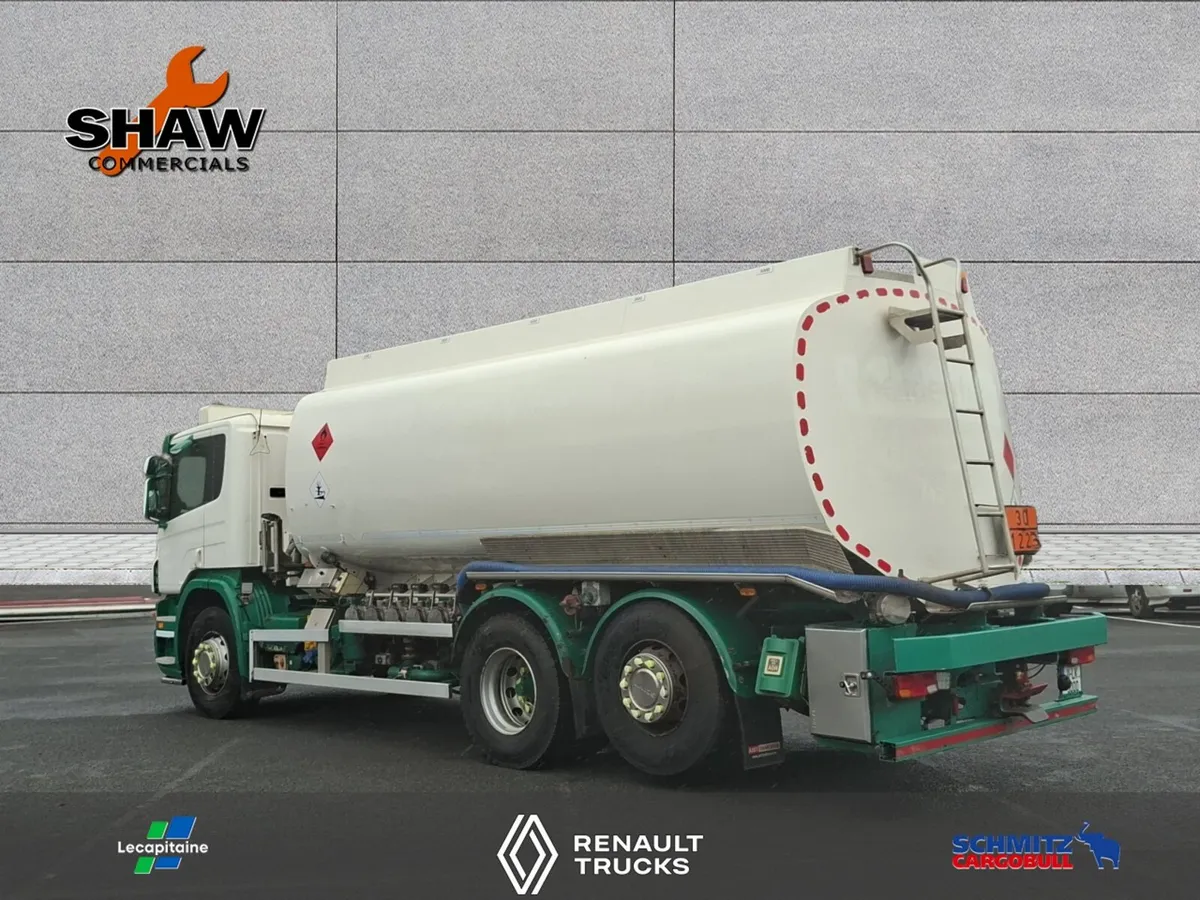 Scania Oil Lorry 2011 - Image 3