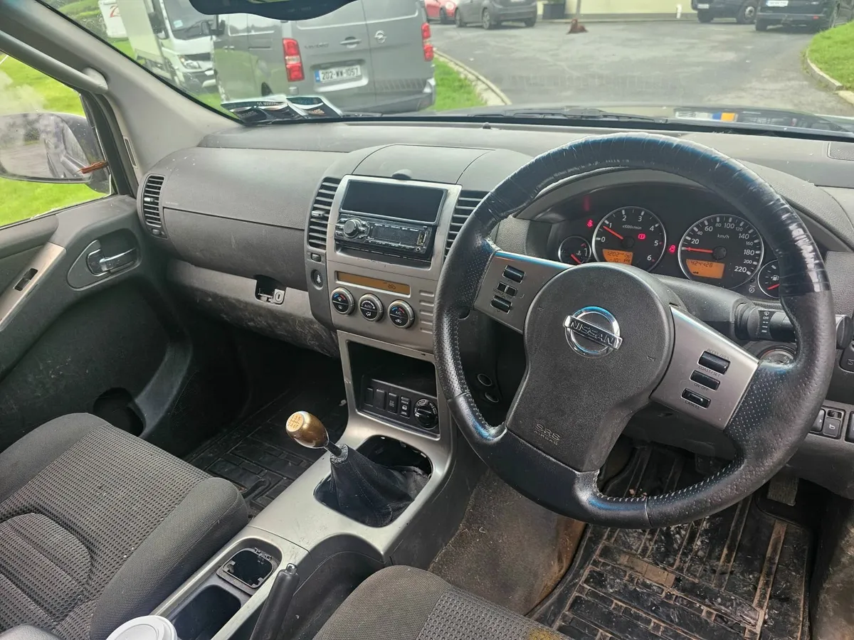Nissan Pathfinder 2005 - Image 2