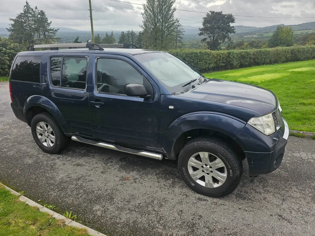 Nissan Pathfinder 2005 - Image 1
