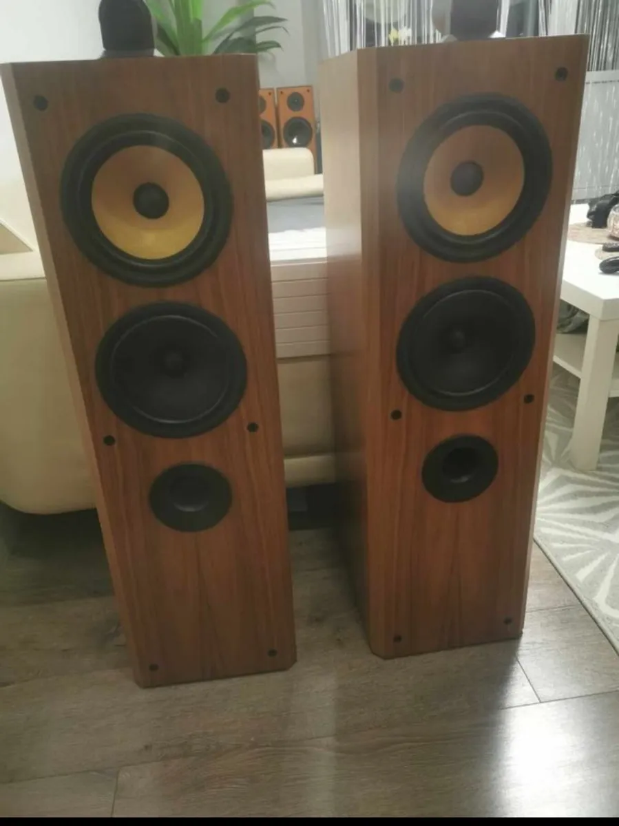 Bower & Wilkins 803 speakers - Image 1