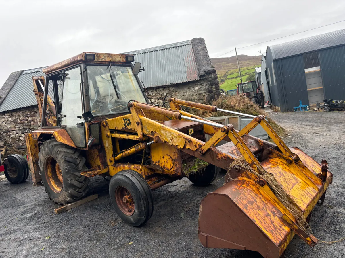 JCB 3CX Breaking For Spares - Image 1