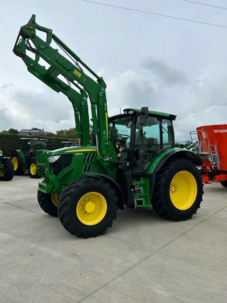 John Deere 6110R - Image 1