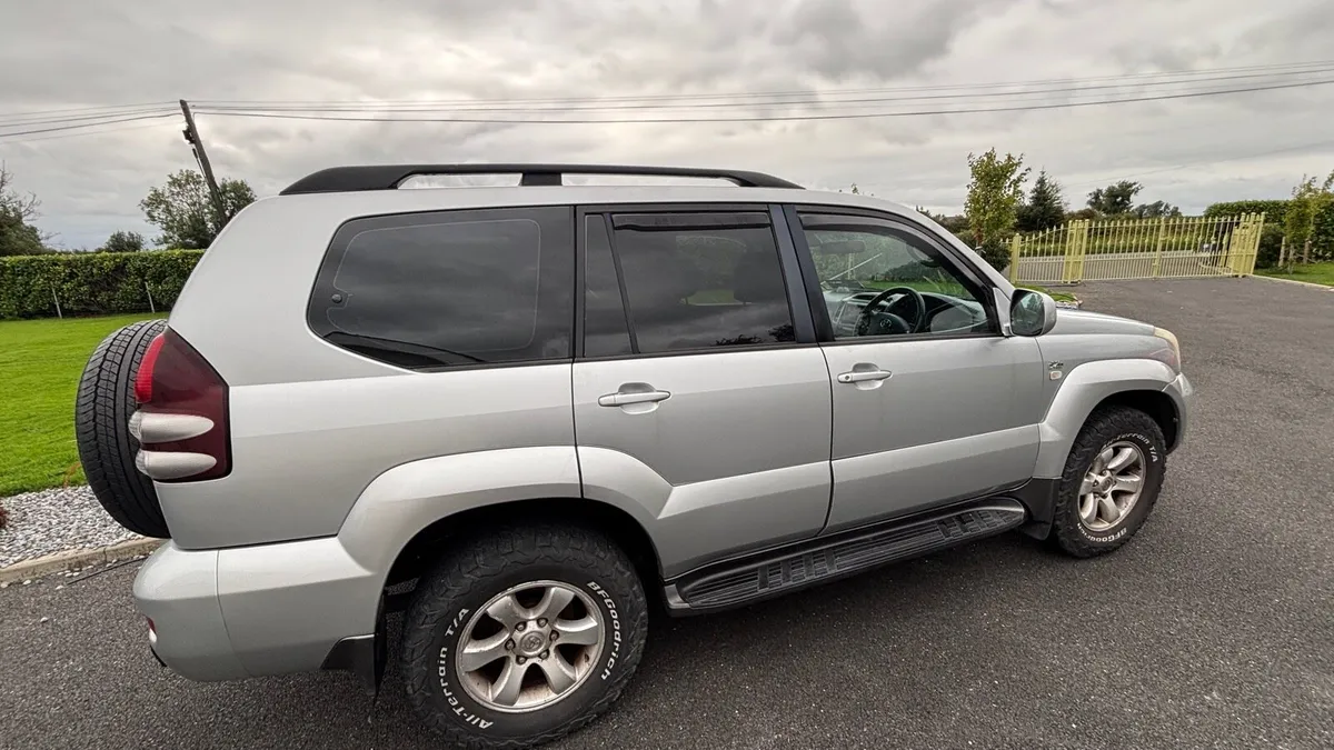 Toyota Landcruiser crew cab new Cvrt - Image 1