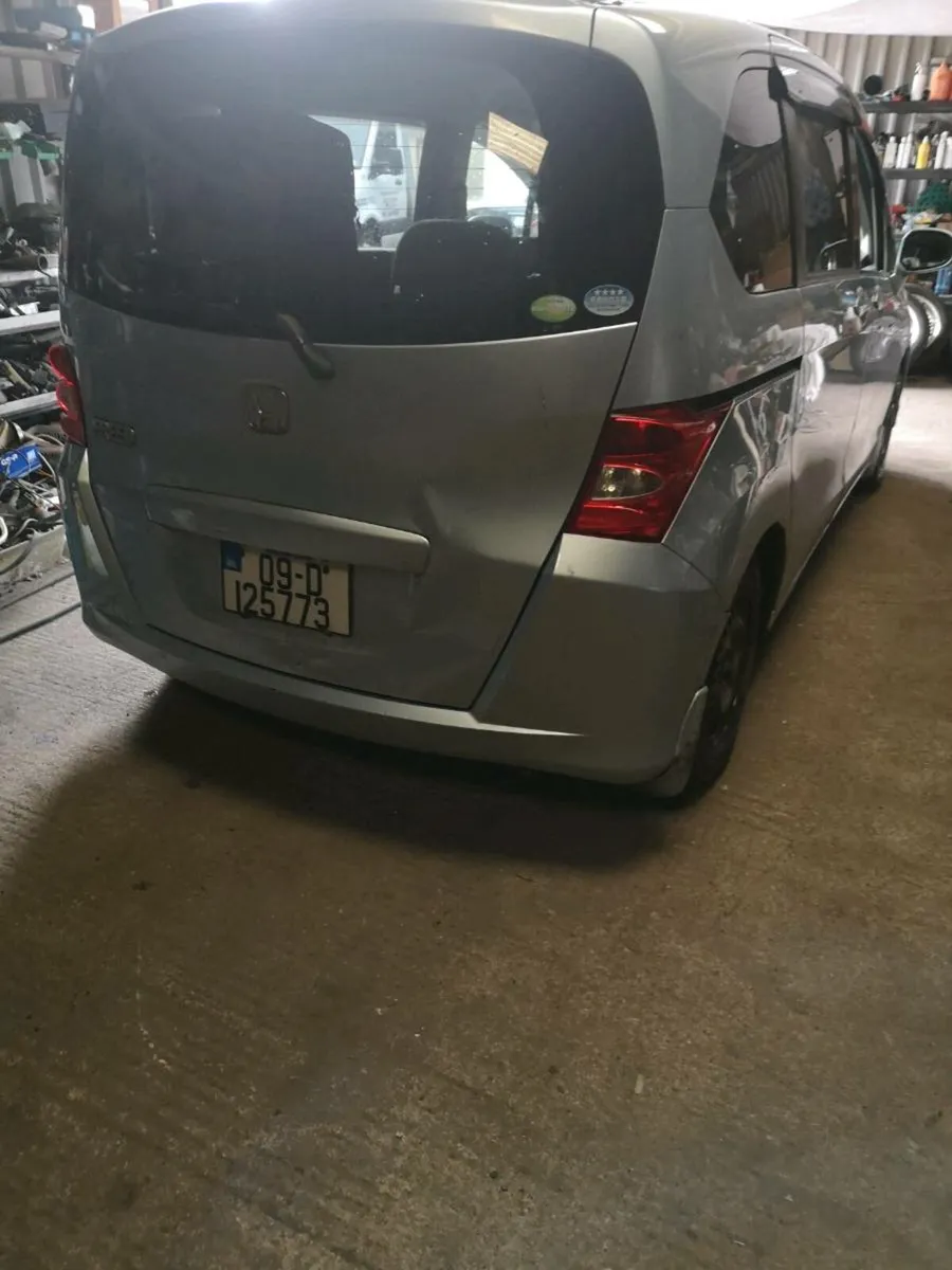 Honda Freed 1.5 Automatic Breaking - Image 3