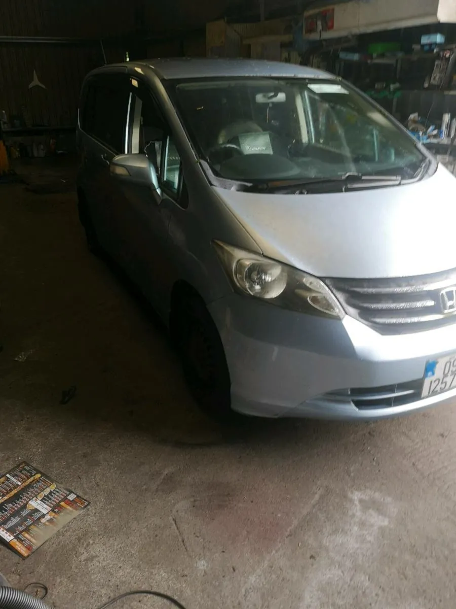 Honda Freed 1.5 Automatic Breaking - Image 4