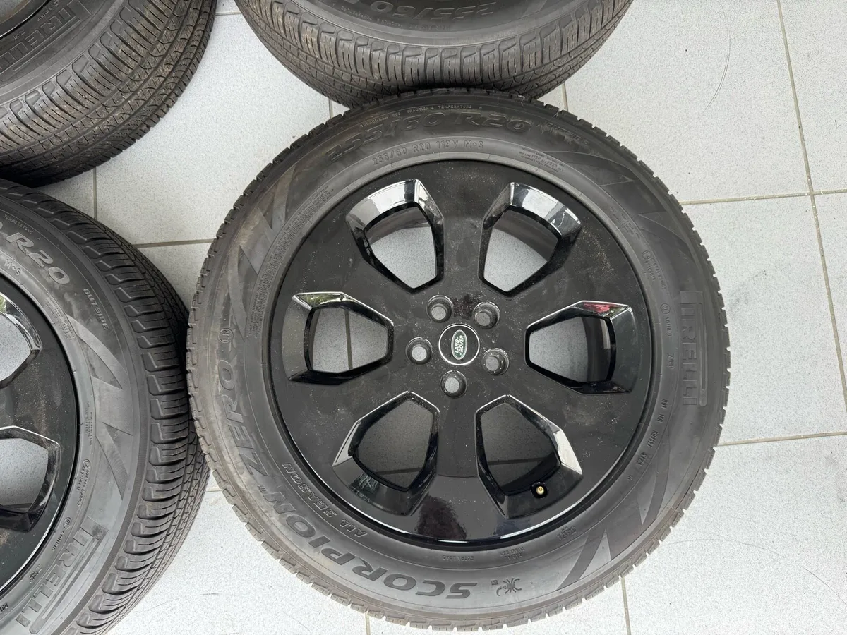 Land Rover Defender Allow Wheels - Image 3