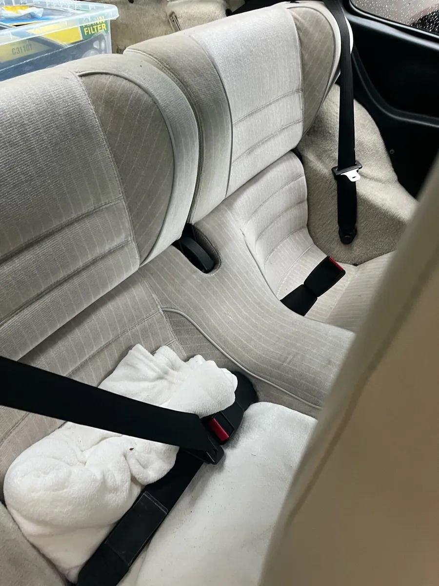 Porsche 944 - Image 4