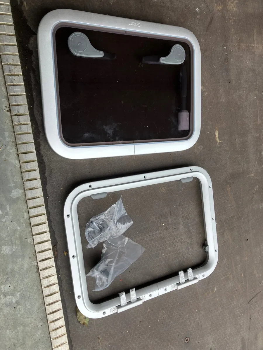 BOAT HATCHES FOR LIGHT OR VENTILATION B/NEW - Image 3