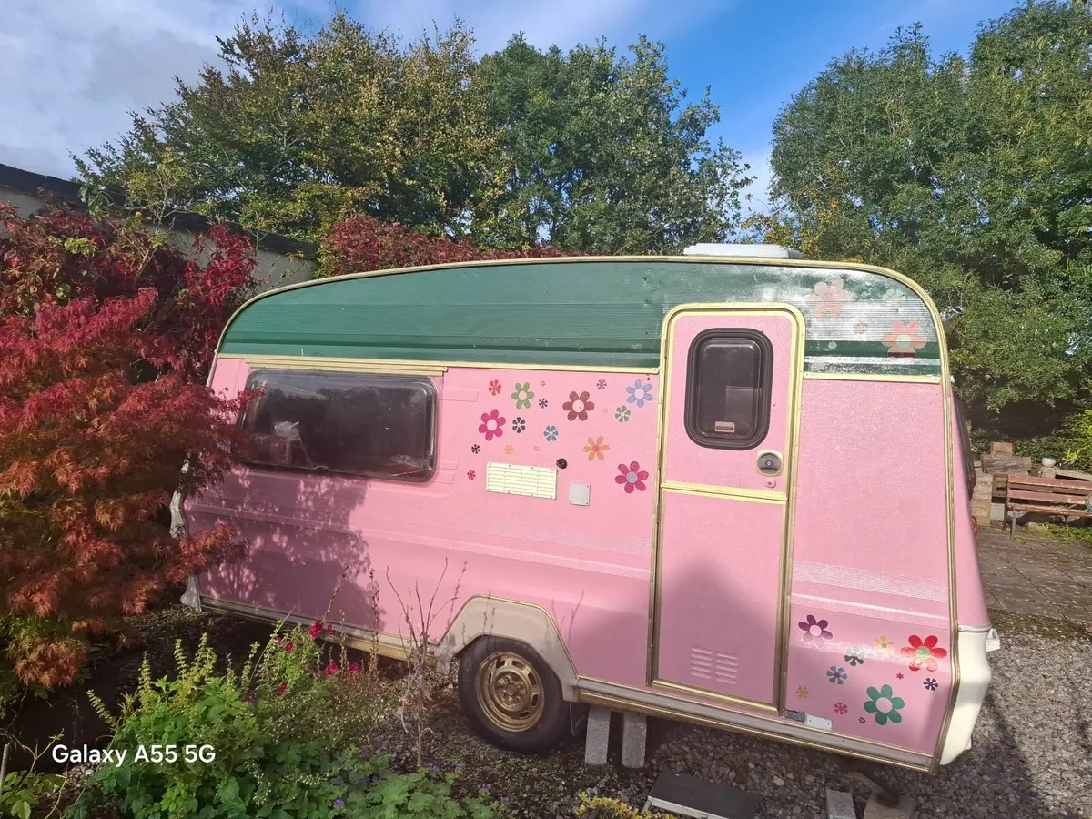 Caravan - Image 1
