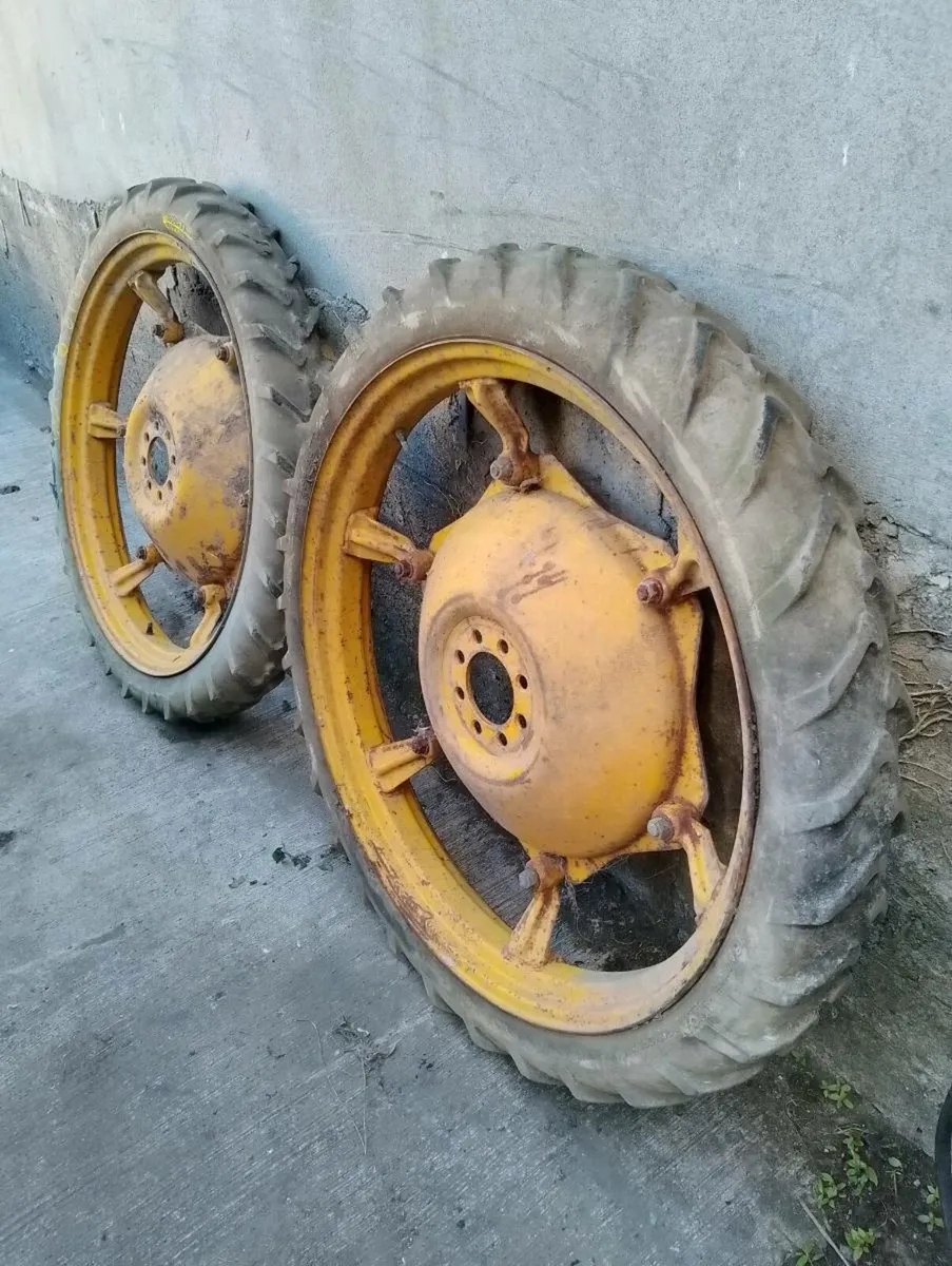 Row crops 600-36 Massey choice 2 pairs - Image 3