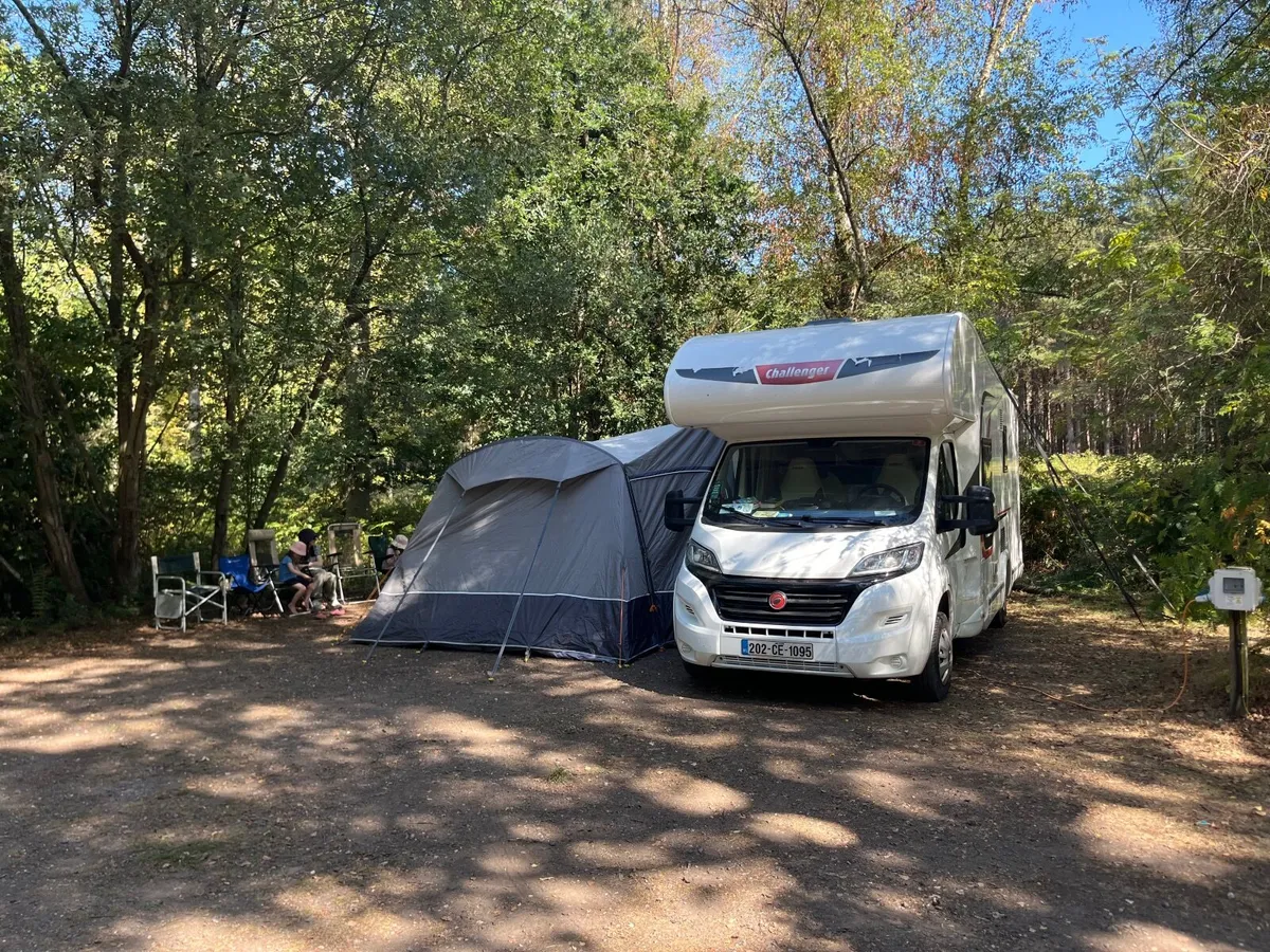 Camper Campervan Motorhome - Image 1