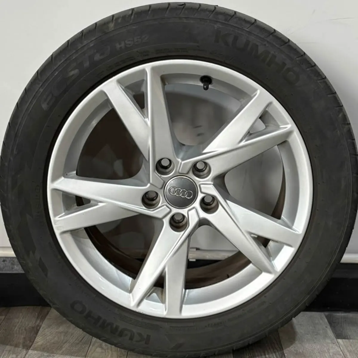 17" Genuine Audi A4 B9 Alloys & Tyres 8W0601025K - Image 4
