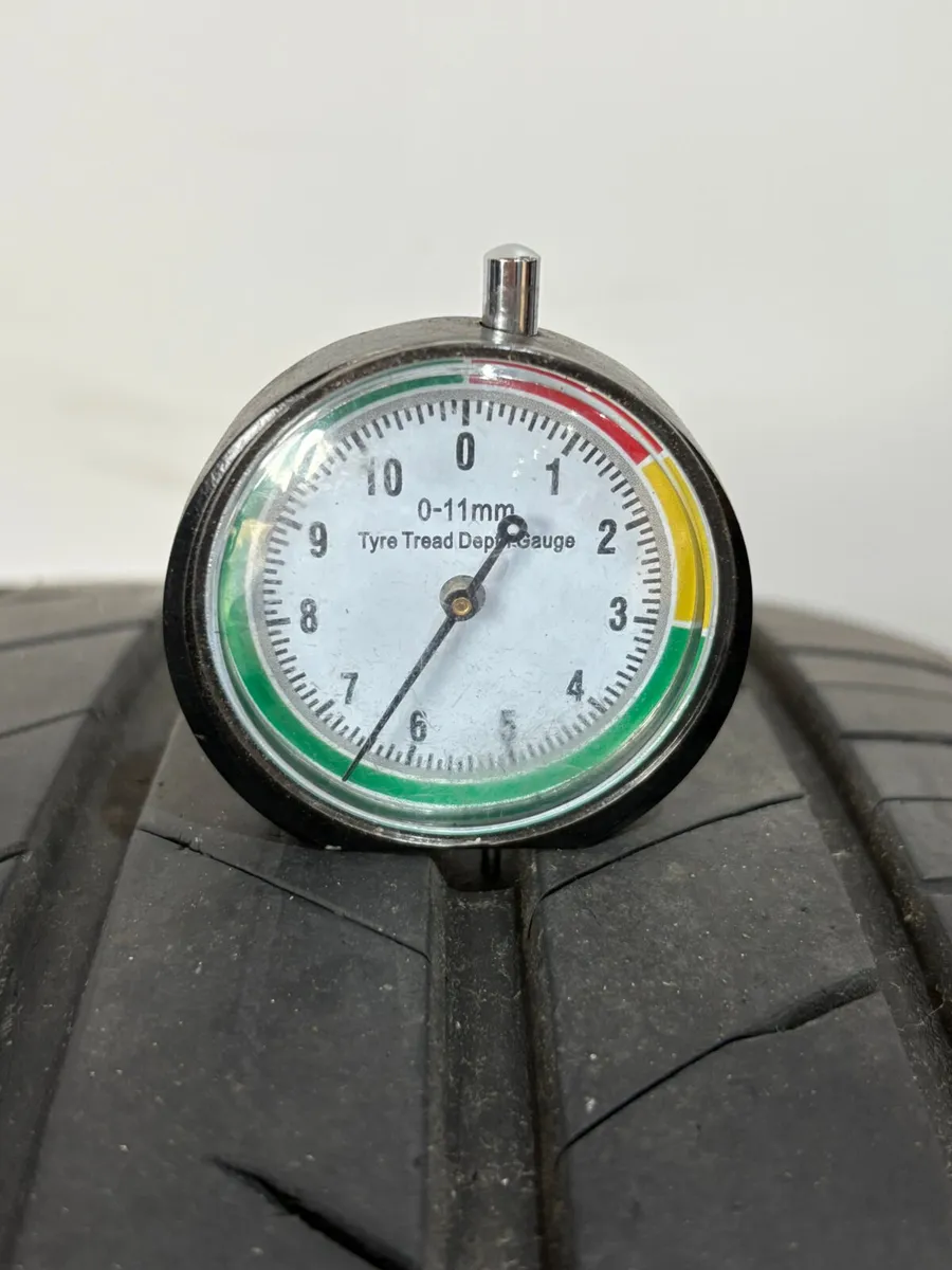 17" Genuine Audi A4 B9 Alloys & Tyres 8W0601025K - Image 3