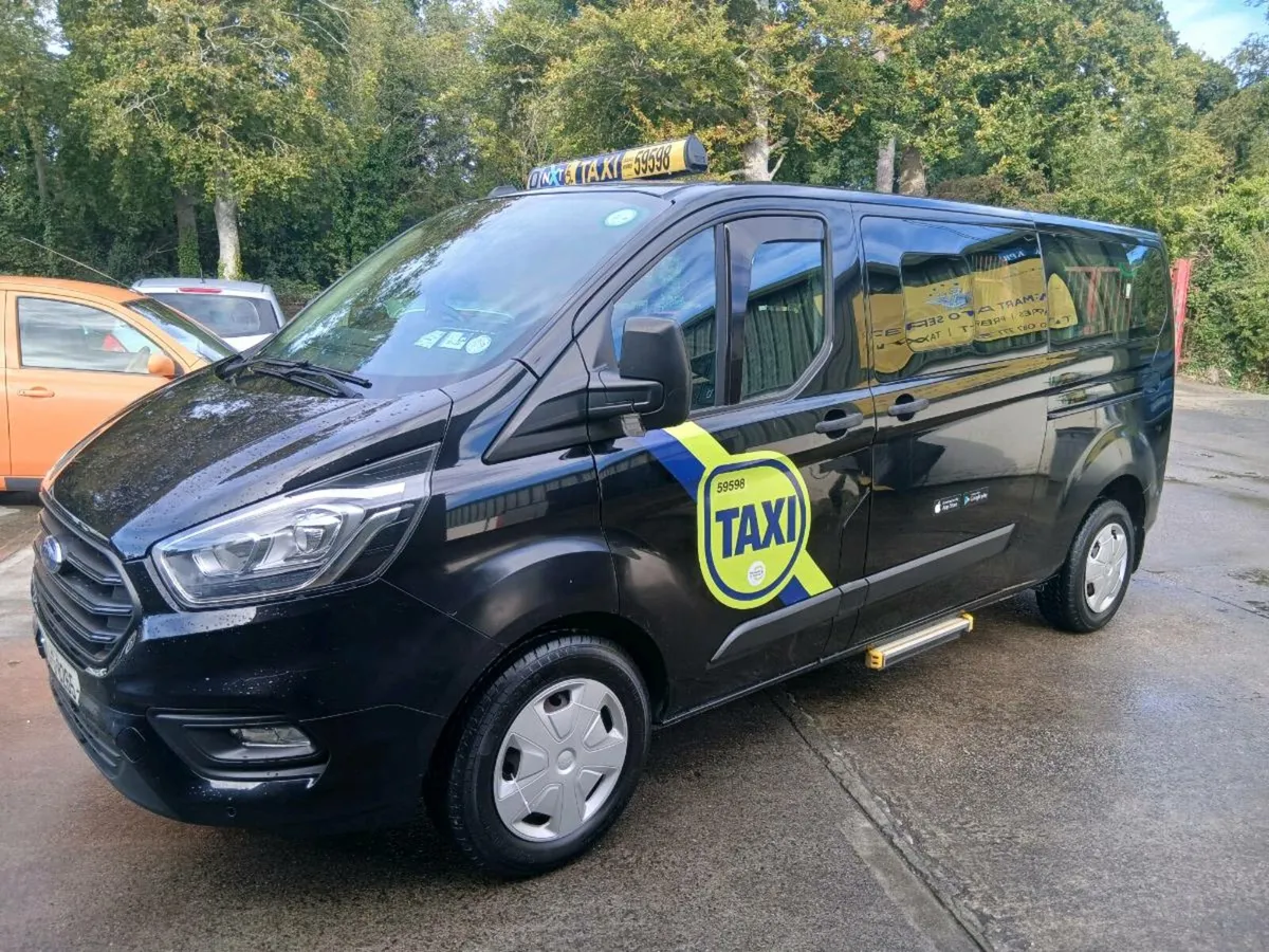 9 seaters taxi to rent automatic - Image 2