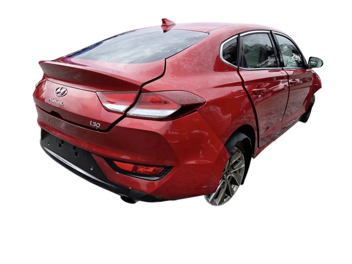 2018 HYUNDAI I30 FASTBACK For Breaking/Dismantling - Image 1