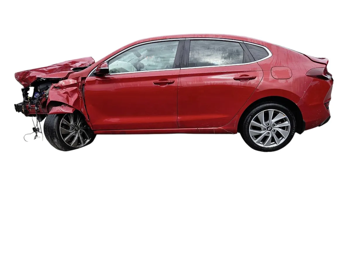 2018 HYUNDAI I30 FASTBACK For Breaking/Dismantling - Image 3