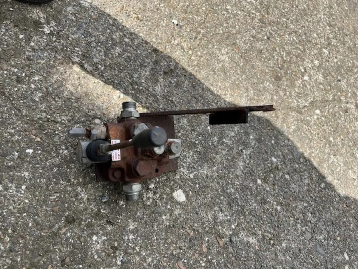 Single Spool Valve - Image 3