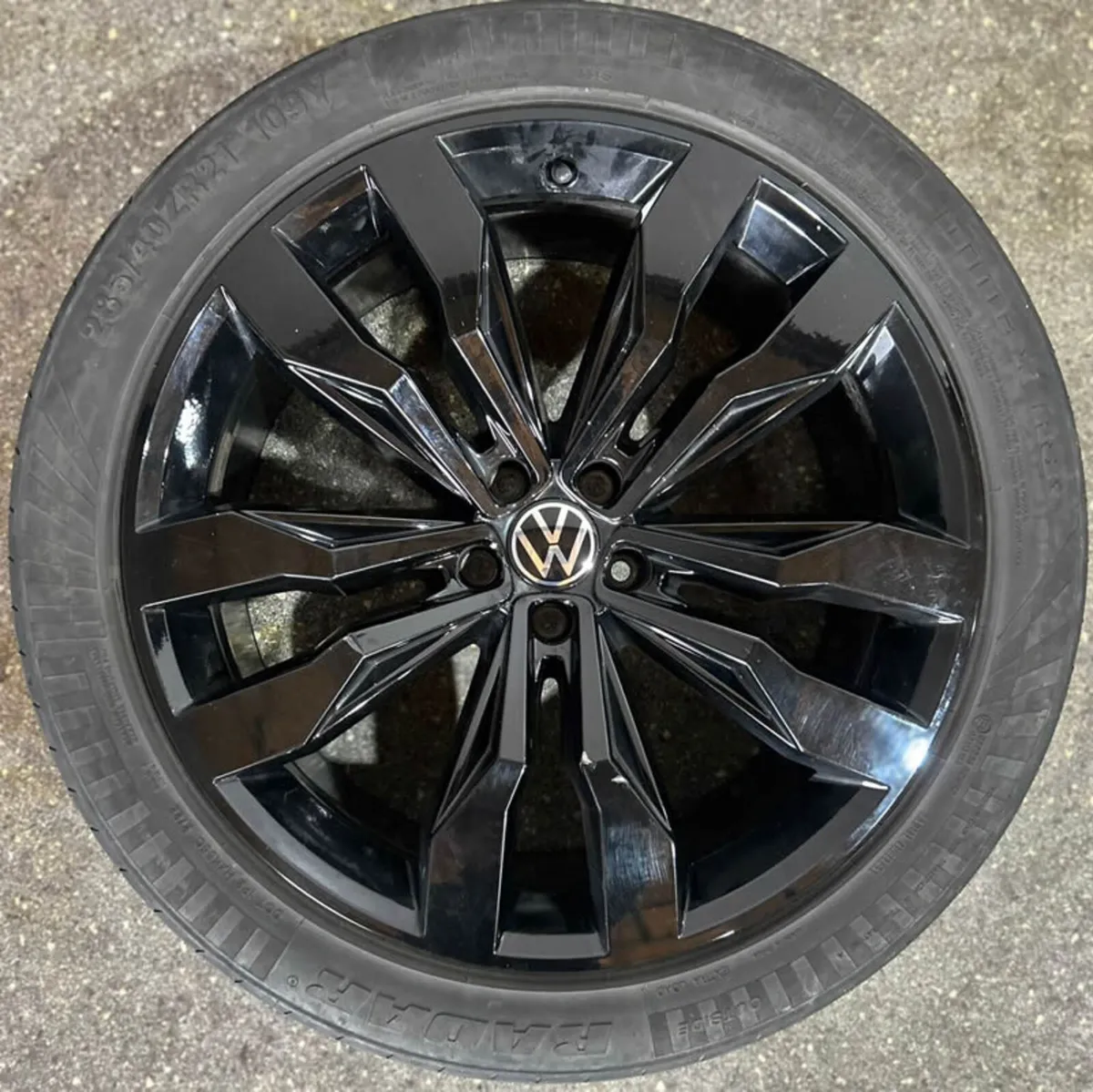 21" Genuine VW TOUAREG SUZUKA Alloy Wheels & Tyres - Image 2